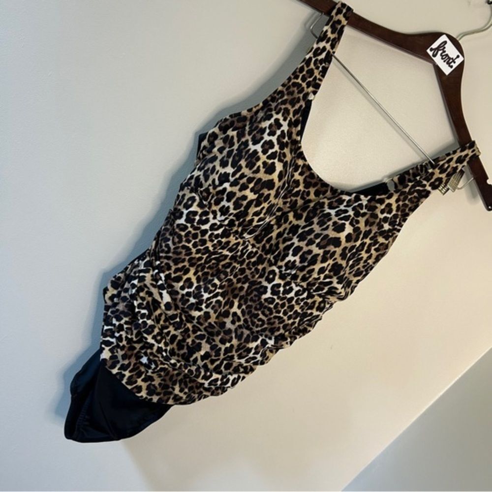 Trimshaper 18W One Piece Swimsuit Black Leopard Print Beach Resortwear Classic